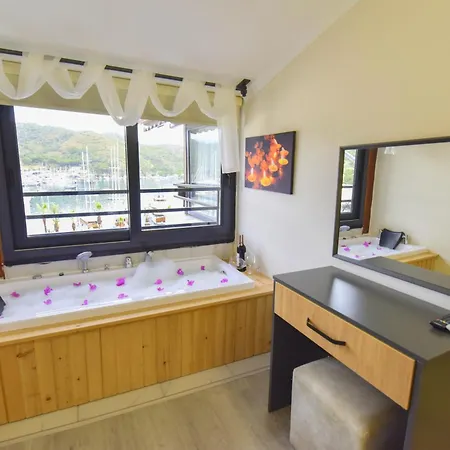Royalis Boutique 3*