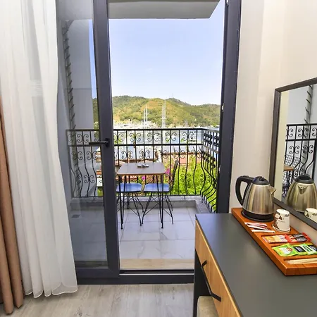Royalis Boutique 3*