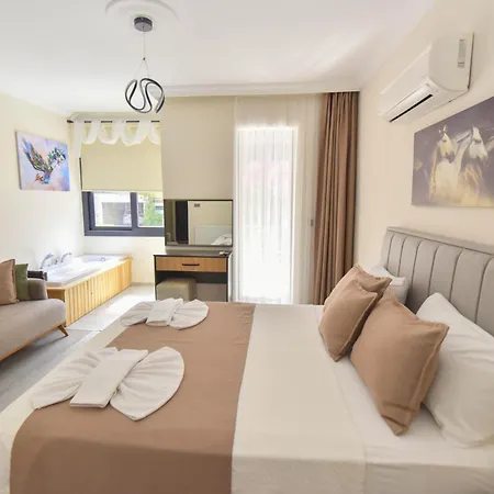 Royalis Boutique Фетхие