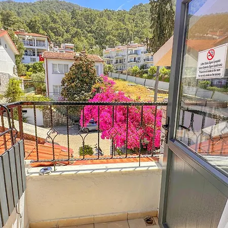 Отель Royalis Boutique 3*