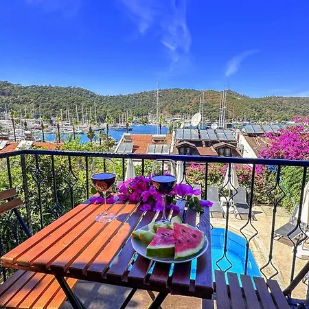 Отель Royalis Boutique